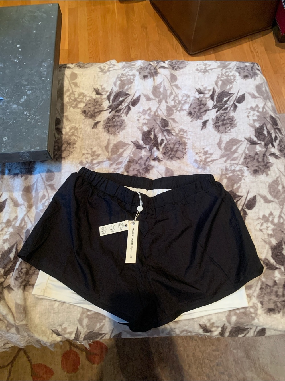Women’s Max Studio Athletic Shorts Small